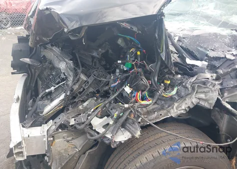 2022 Nissan Pathfinder Sv 4Wd z USA, uszkodzony, nr VIN 5N1DR3BD0NC220152